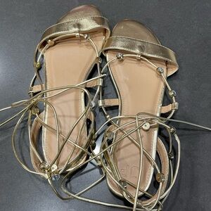 JUSTFAB GOLD METALLIC WRAP SANDALS. BLINGY RHINESTONES! Flats-tiny heel. Size 9.
